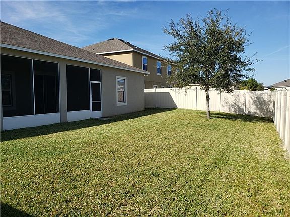 4th image of 218 Barrington Dr