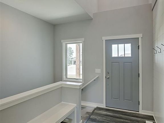 3rd image of 806 Westridge Cir