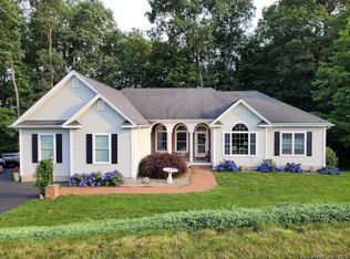 24 Fox Hollow Ln, Bristol, CT 06010