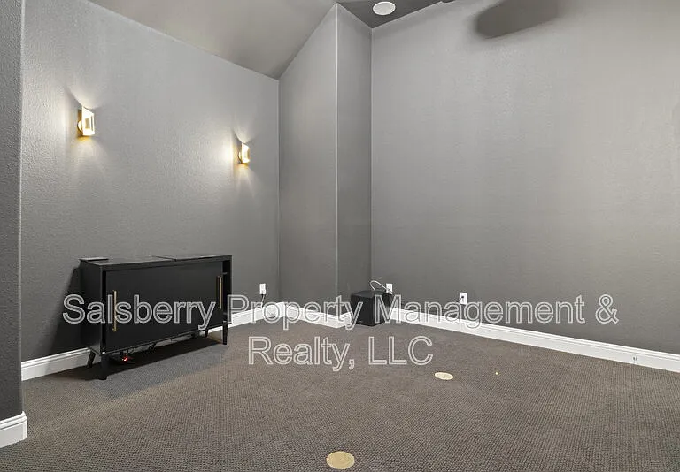 1314 20th St — Photo 24
