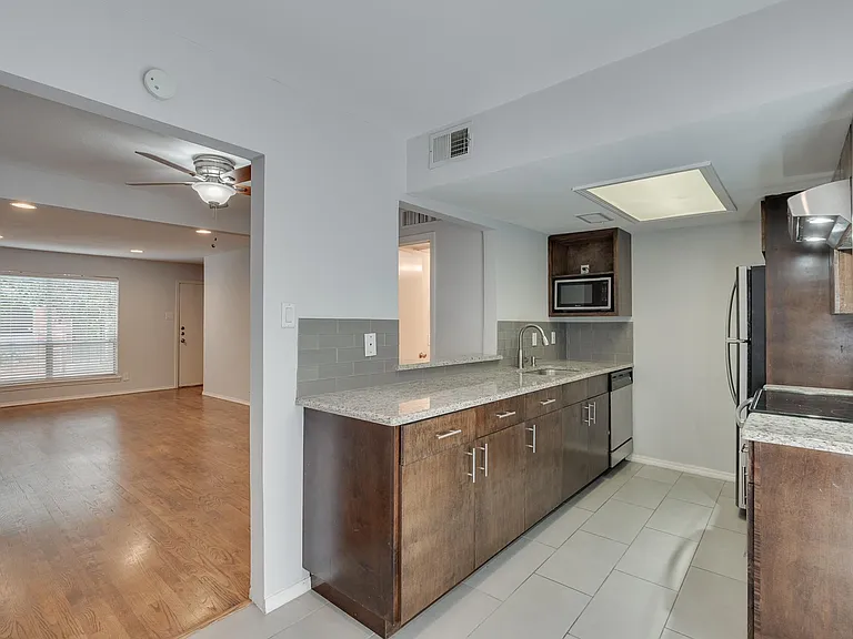 4525 Gilbert Ave #207 — Photo 6