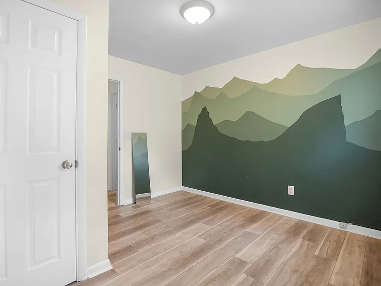 114 E Poplar Dr #B — Photo 16