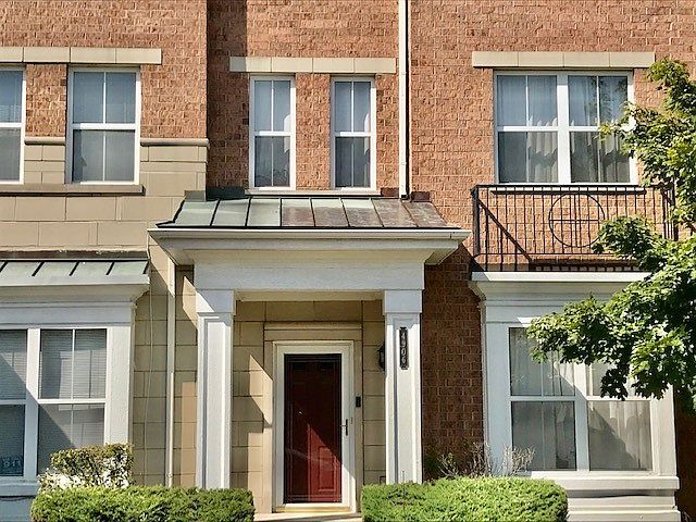 1st image of 4906 W Eastwood Ave #4906