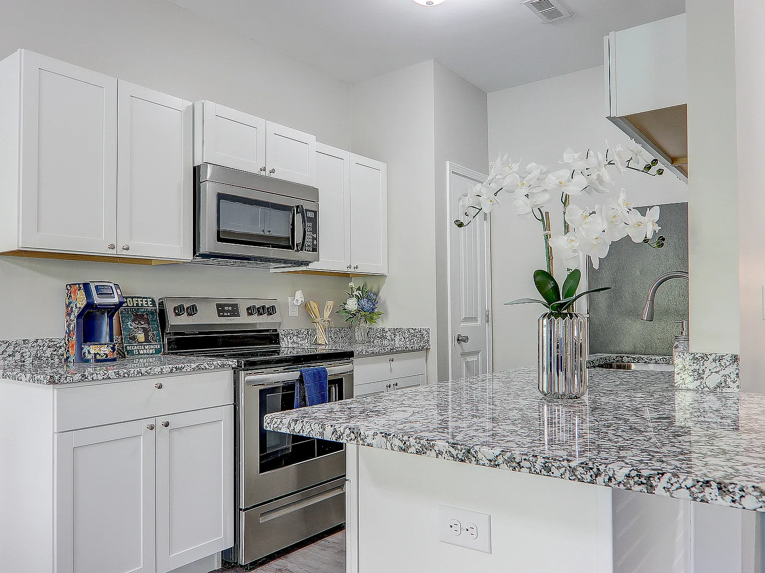 Marbella Townhomes — Photo 2