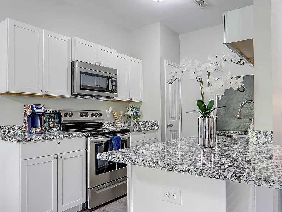Marbella Cir Model Home-006