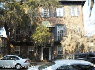 124 E McDonough St, Savannah, GA 31401
