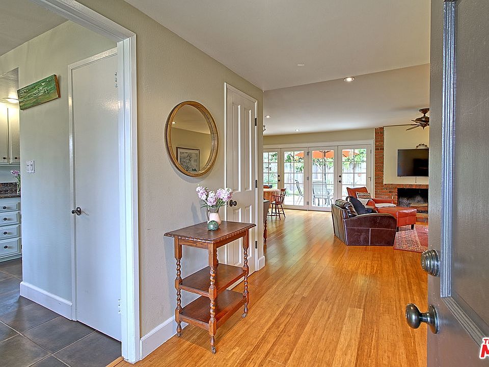 1st image of 1054 Cove St