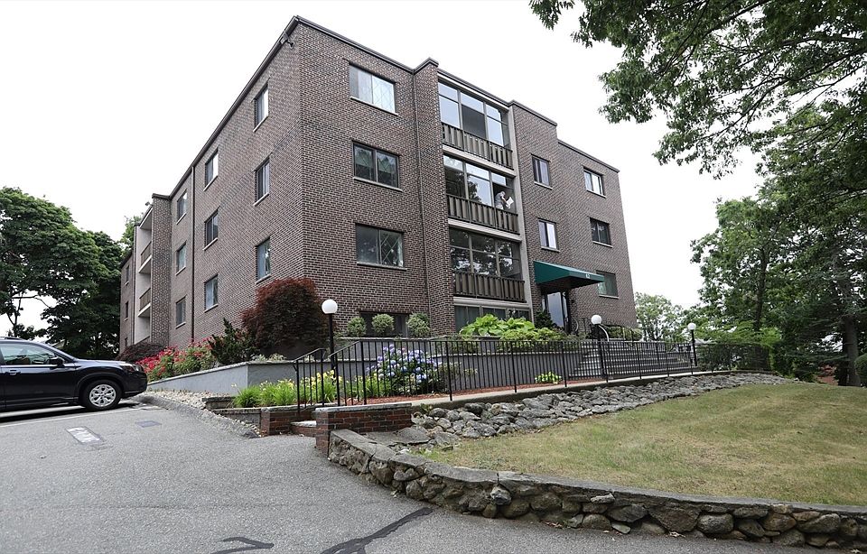 1st image of 62 South St Unit 15