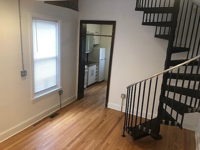 1st image of 310 E Girard Ave #1