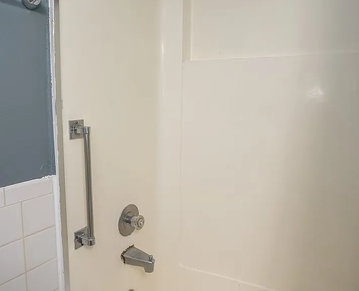 545 E Erie Ave — Photo 7