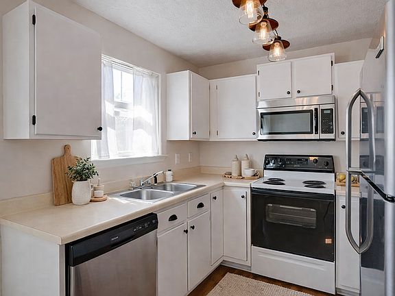 5th image of 104 Waterview Dr