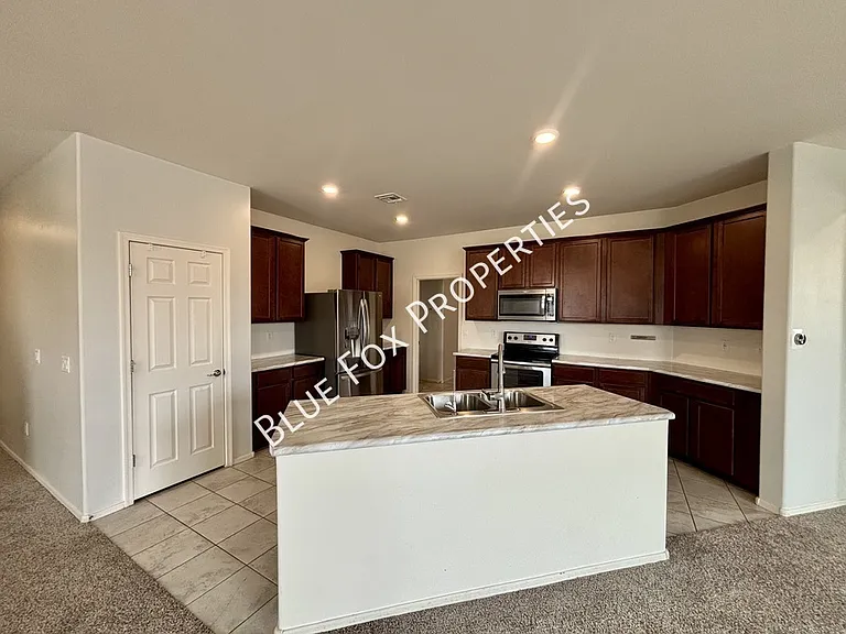 8518 W Pelican Pl — Photo 7