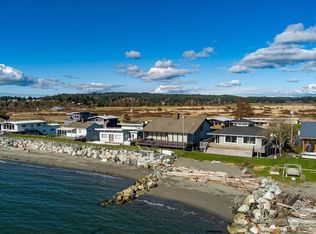 2596 Sunlight Beach Rd, Clinton, WA 98236