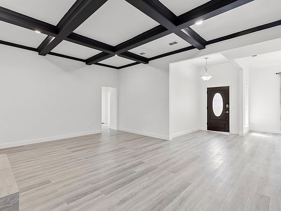 5th image of 3728 Marlborough Ct