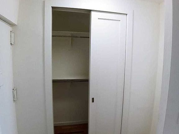 3rd image of 2100 Beekman Pl #6BB