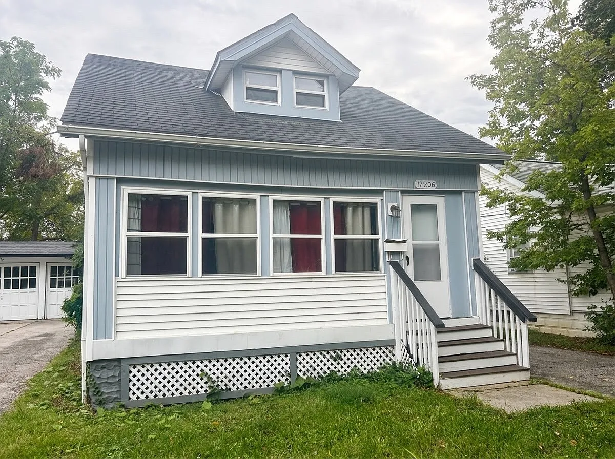 2 bed, 880 sqft, $1,195 — Photo 1