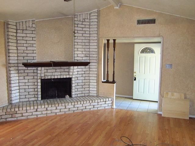 2nd image of 4765 Wagner Dr