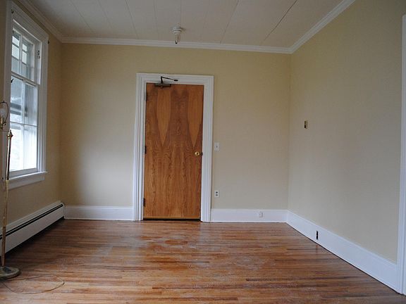 3rd image of 100 Main St APT 1D