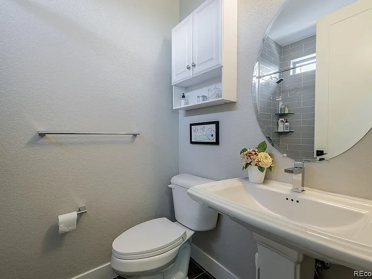2689 W Bellewood Dr — Photo 8