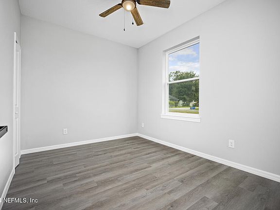 5th image of 791 NW SAVANNAH Circle