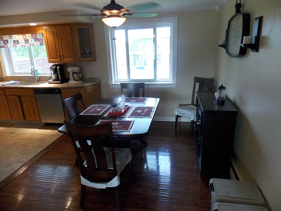 4th image of 531 Evergreen Dr
