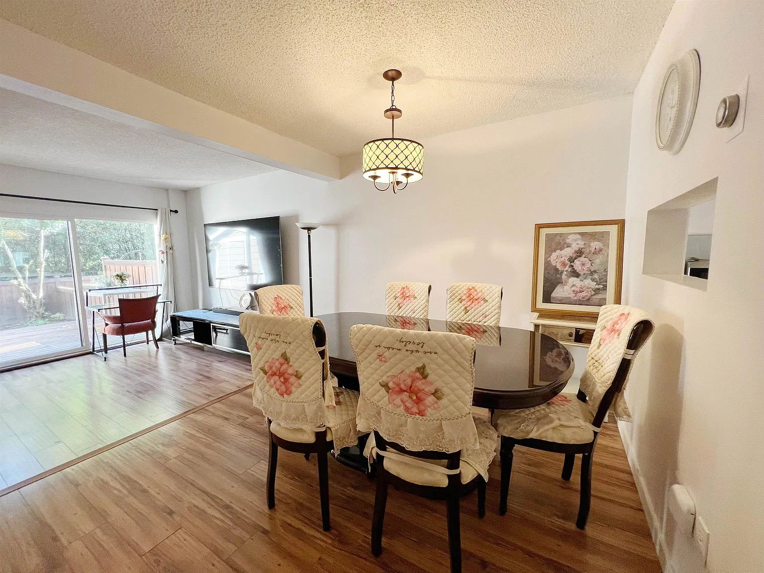 3 bed, 1250 sqft, $2,800 — Photo 2