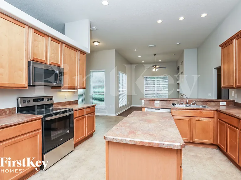 1850 Beth Ct — Photo 6