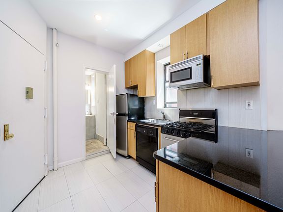 3rd image of 124 Ludlow St #5E