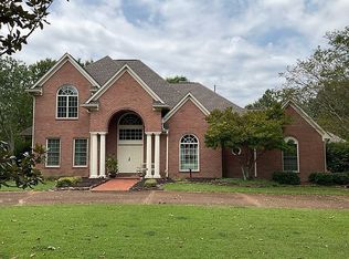 5093 Rowen Oak Rd, Collierville, TN 38017