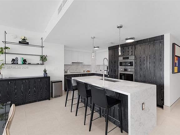 5th image of 10201 E Bay Harbor Dr APT 507