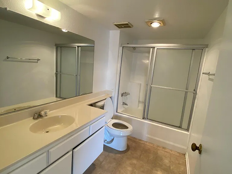 2 bedroom floor plan bathroom