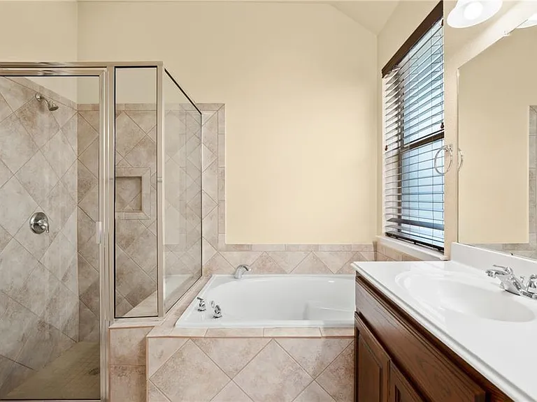 112 W Adelanta Pl — Photo 15