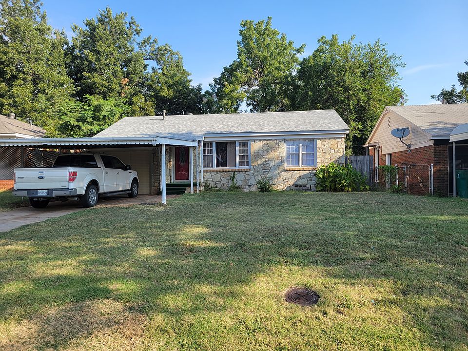 Curb appeal, hail dent free parking, new 1.5" hail resistant roof reflects sun, roof installed August 2024. Neighbor at right is a super nice tree trimmer.