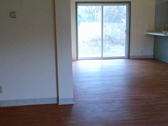2nd image of 903 Babs Ave