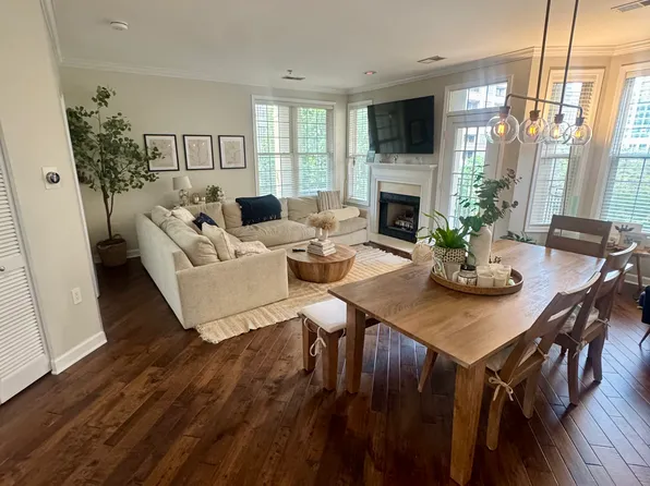 2310 14th St N APT 207, Arlington, VA 22201