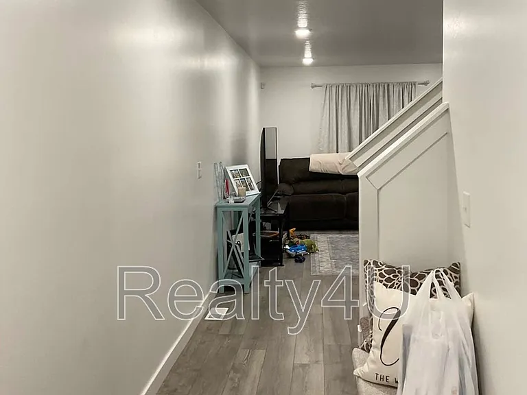 1088 E Waterway Ln #1 — Photo 4