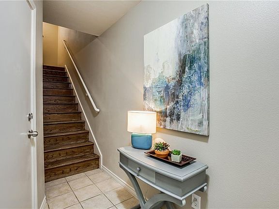 4th image of 4050 McKinney Ave APT 2
