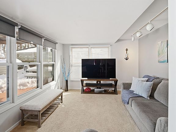 4th image of 104 Adella Beach Rd