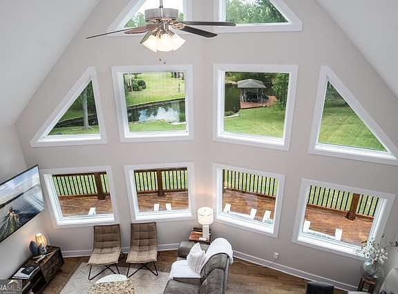 5th image of 182 Twisting Hill Rd