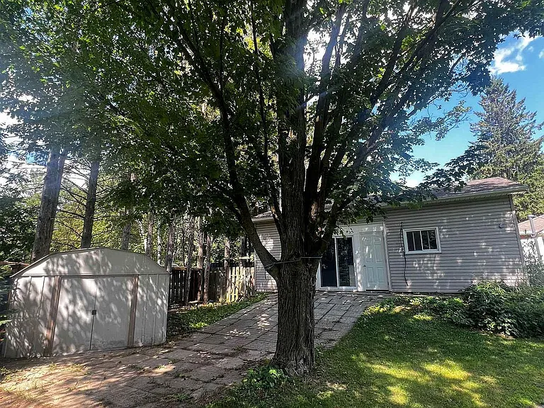 16632 York Durham Line N #GARAGE — Photo 27