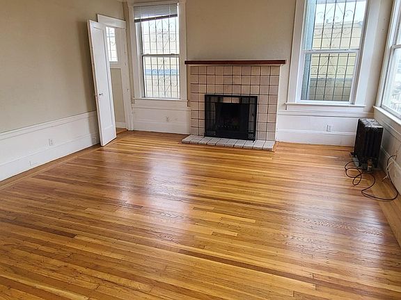 2nd image of 1611 Clay St APT 10