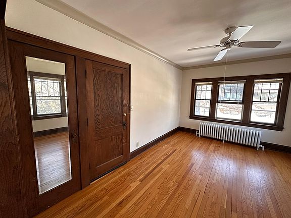 4th image of 3237 Girard Ave S