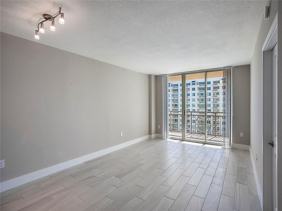 1st image of 100 Seminole Dr #2