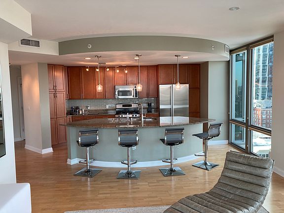5th image of 4909 Laclede Ave #1240
