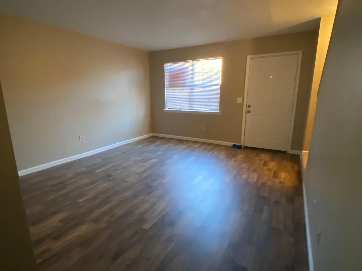 2 bed, 1.5 bath, 1100 sqft, $1,500 — Photo 4