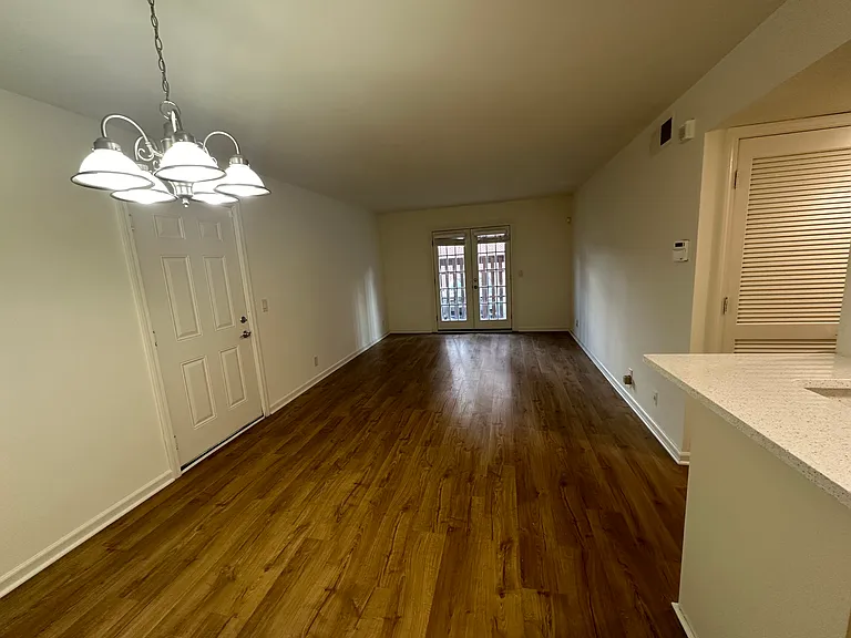 2905 Burch Ave #8 — Photo 22
