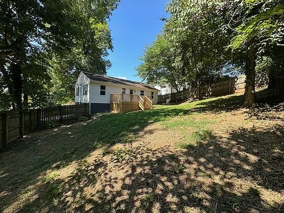 2nd image of 302 Iroquois Dr
