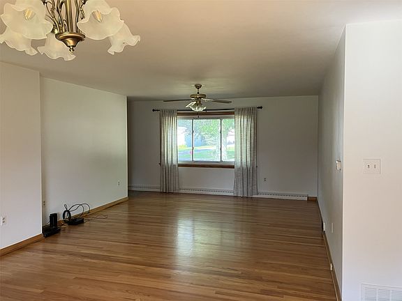 2nd image of 5580 Millfair Rd