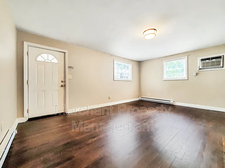 317 Douthit St — Photo 5