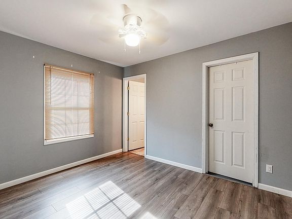 5th image of 105 Woods Ave